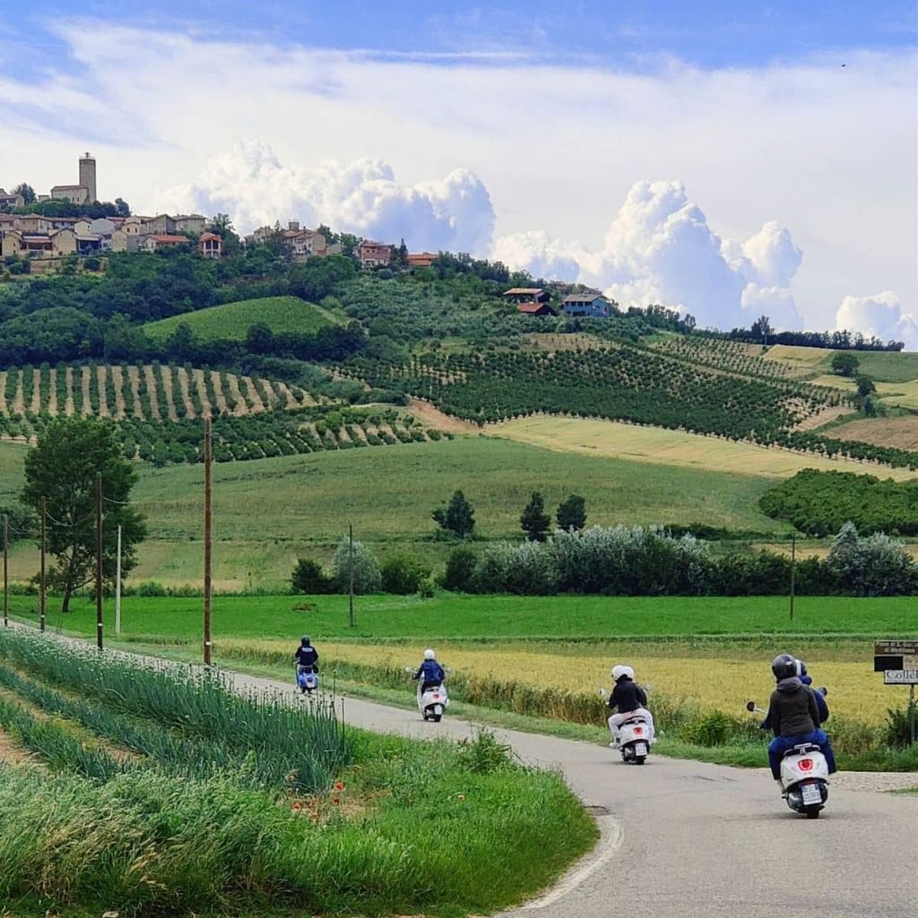 itinerari in vespa in monferrato enjoy monferrato