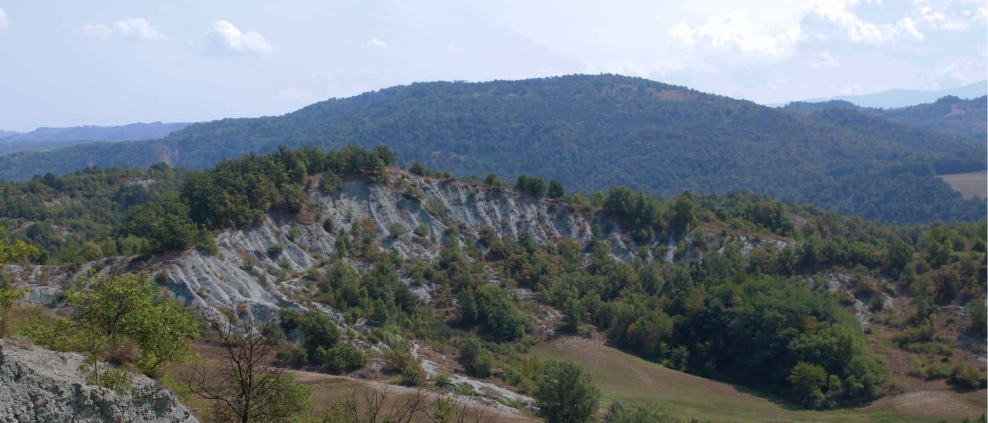 vista dei calanchi di Merana nell'Alto Monferrato